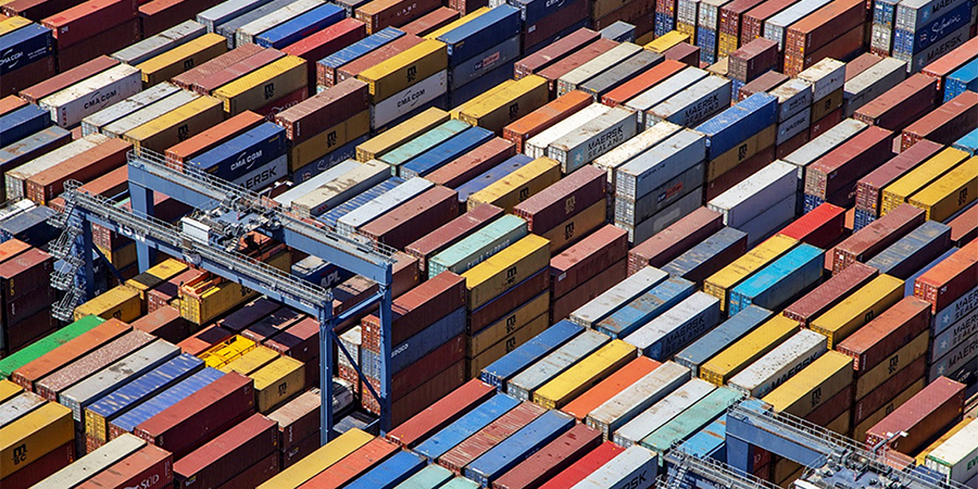 Puerto de Barcelona contenedores