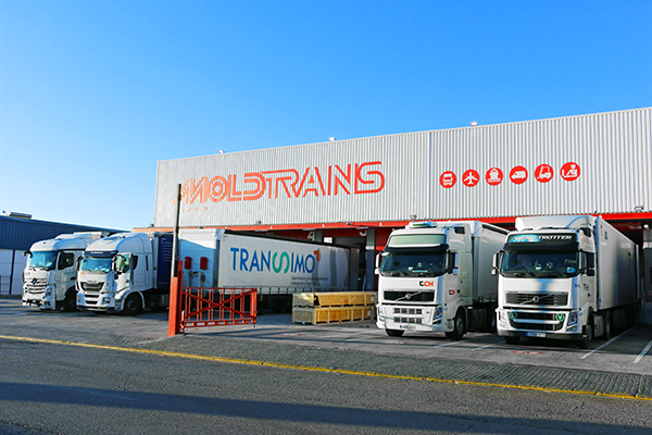 Moldtrans realiza líneas regulares de grupaje terrestre con Italia y Portugal desde Sevilla.