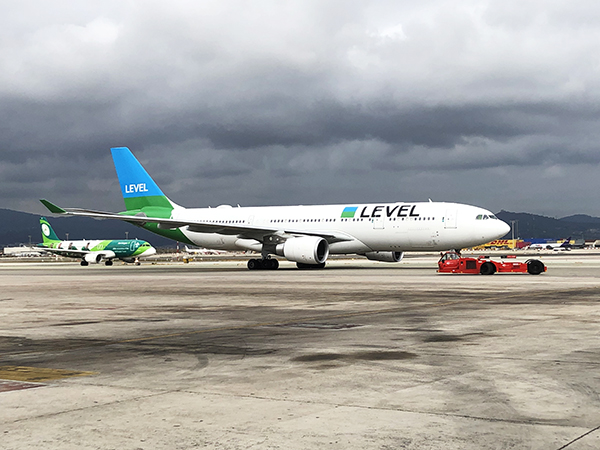 Vuelo inaugural de Level.