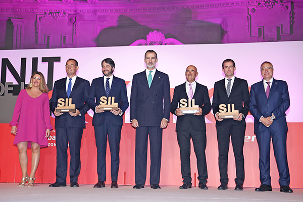 El Rey presidió la Nit de la Logistica donde se premió a Mercadona, Seat y Ford España.