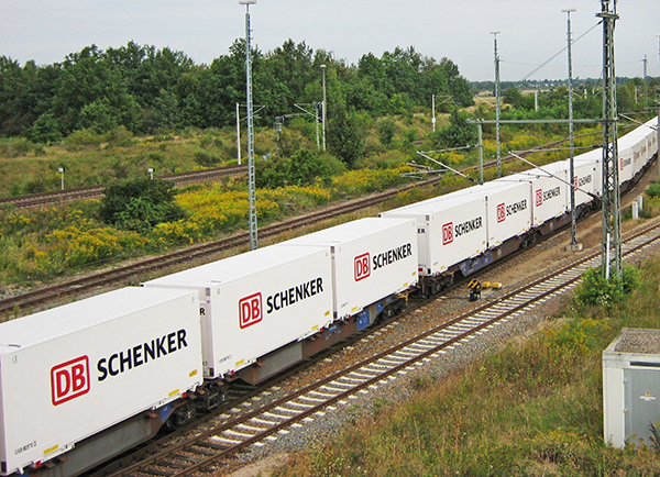 DB Schenker inaugura un servicio completo de logística para las baterías de automoción.