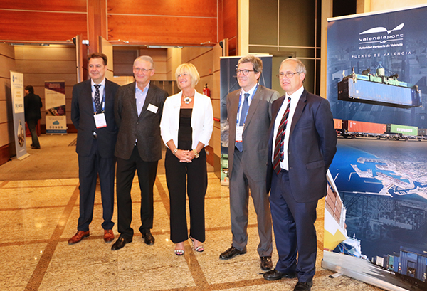 Ignacio Ballester, director general de MSC España; Ole Schack, moderador; Rachel White, co-director Cool Logistics Resources; Aurelio Martínez, presidente del puerto de Valencia y Alex von Stempel, director general de Cool Logistic Resources.