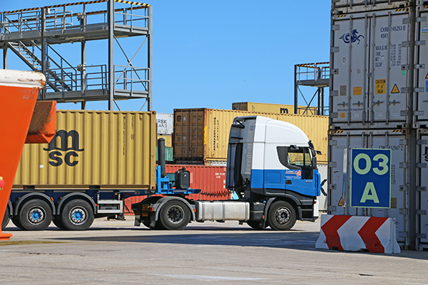 El tráfico portuario se desplomó un 6,4% en noviembre