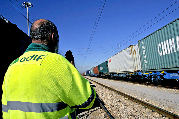 La Estrategia Indicativa del ferrocarril guiará el programa de actuación y la financiación del Adif en los próximos años. 