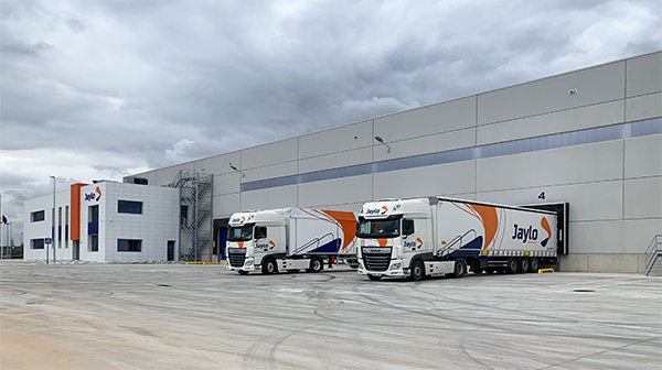 Imagen exterior de las nuevas instalaciones de Trans Jaylo en la Ciudad Agroalimentaria de Tudela.