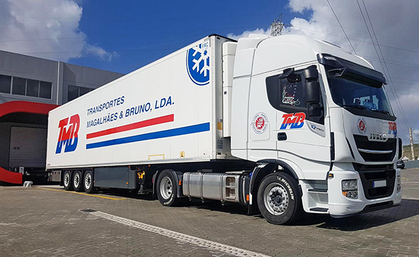 Transportes Magalhães e Bruno, cuenta con más de 150 cabezas tractoras, más de 200 remolques, más de 40 vehículos de distribución 