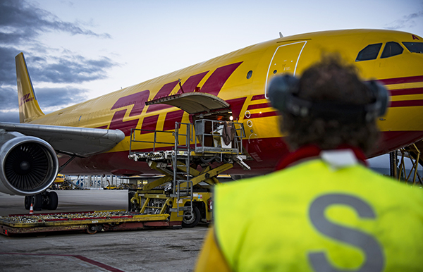 DHL mantiene su apuesta por el aeropuerto de Alicante.