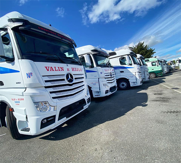 El grupo Valín cuenta con una flota de 110 cabezas tractoras y 120 semirremolques.