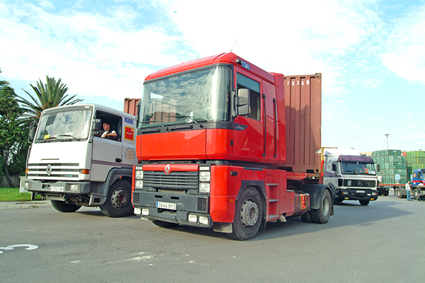 El transporte de contenedores también sufre la falta de profesionales.