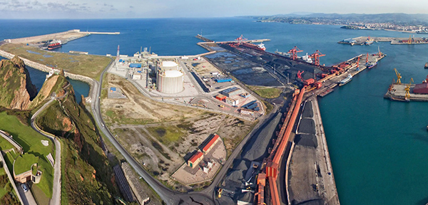 El muelle Norte del puerto de Gijón será el área inicial para asentar la industria eólica.