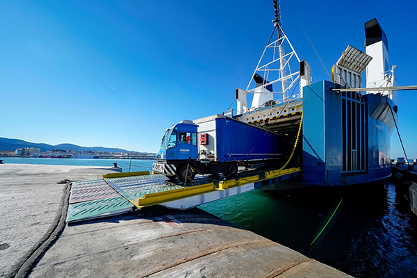 Operaciones de carga rodada en Algeciras.