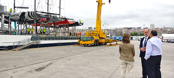 Operativa de descarga de las embarcaciones en el puerto de Vigo