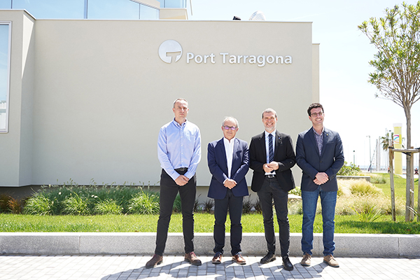 Josep Maria Cruset recibió a los representantes del Ayuntamiento y la Cámara.