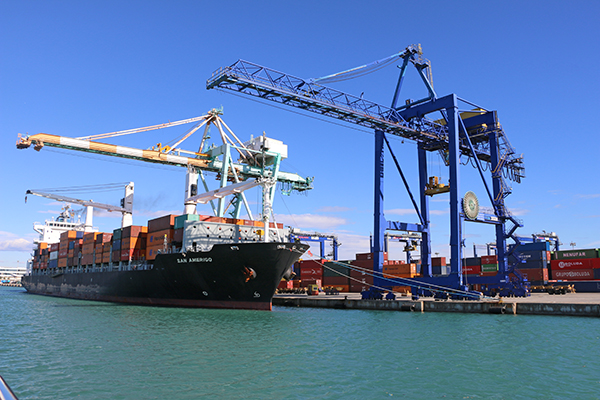 Parte del Muelle de Levante que opera APM Terminals Valencia.