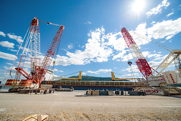 Imagen de la operativa de Deugro en el puerto de Bilbao con los pilotes construidos por 