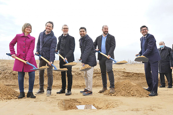 Acto de la primera piedra de la ZAL en marzo de 2022.