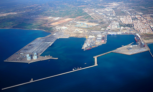 Imagen aérea del puerto de Sagunto.
