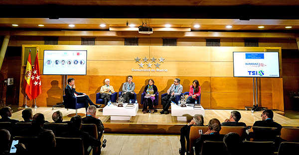 Mesa sobre comunicación y economía azul en la que participó el director general de Transporte XXI, Javier Miranda Descalzo. 