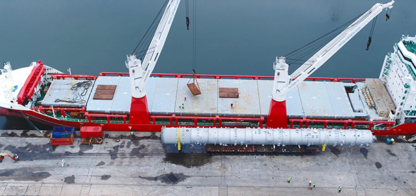 Operativa de embarque del project cargo gestionado por Kaleido Logistics para Idesa en el puerto de Avilés.