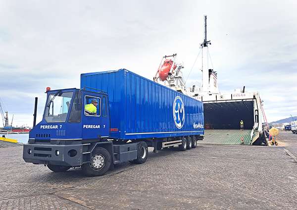 Operativa ro-ro en el puerto de Málaga.