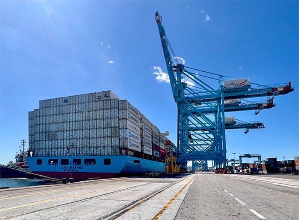 El "Luna Maersk", en APM Terminals Algeciras.