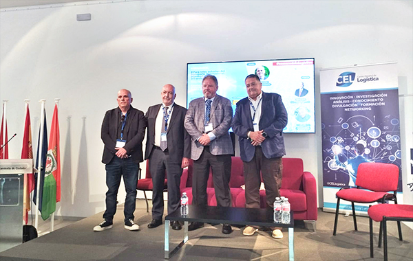 Mesa redonda sobre problemas y soluciones en el ámbito portuario.