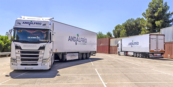 Andalfrío Logística cuenta con una flota propia formada por medio centenar de tractoras.