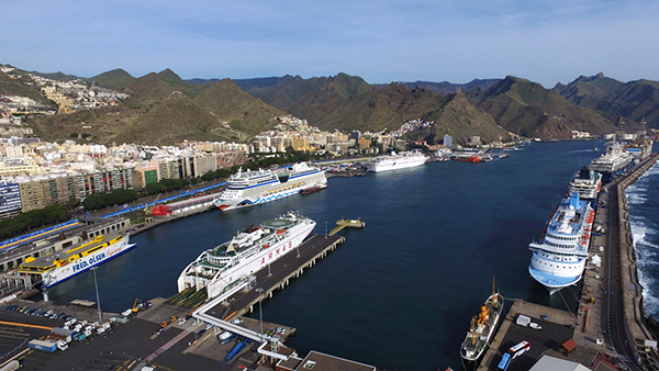 Panorámica del puerto de Santa Cruz de Tenerife.