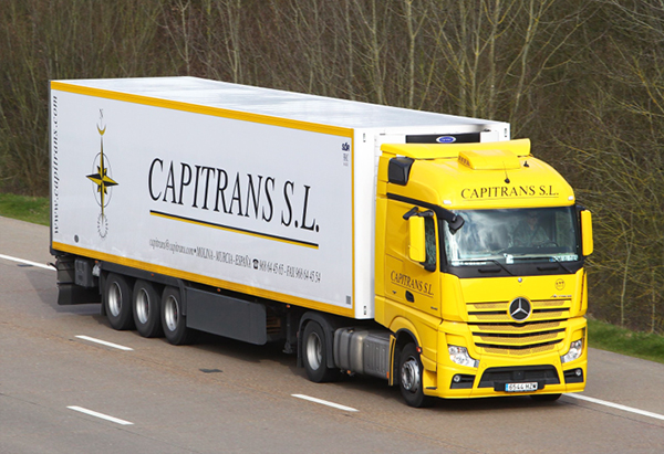 Capitrans es especialista en transporte a temperatura controlada entre España y el mercado europeo, con principal incidencia en Reino Unido.