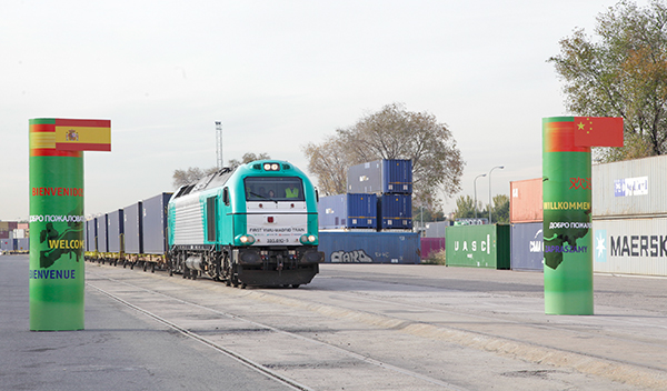 Imagen del primer tren que cubrió la ruta Yiwu-Madrid a finales del año 2014. 