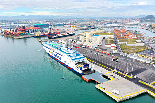 Imagen de la nueva terminal ro-pax del puerto de Santander.
