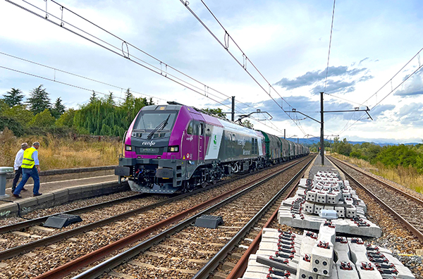 Pruebas de fiabilidad de la Variante de Pajares para el transporte ferroviario de mercancías con un tren de Renfe Mercancías. 