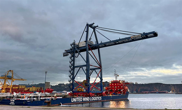 APM Terminals Gijón ha incorporado este año una grúa postpanamax.