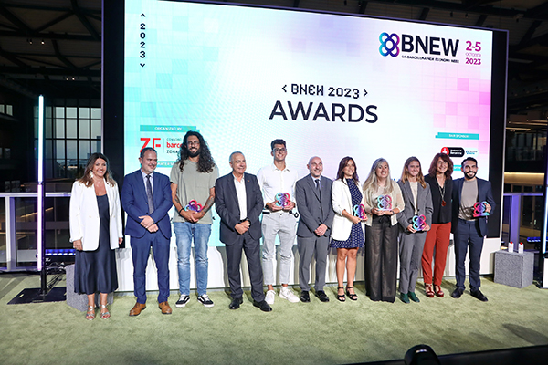 Foto de familia de los Premios a las Mejores Startups de BNEW 2023.