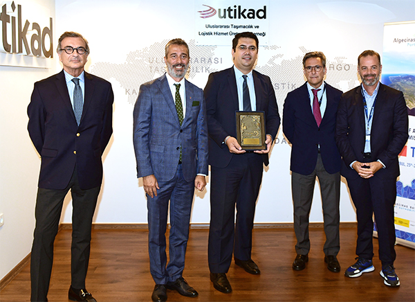 Ignacio Enríquez, de la embajada de España; Cihan Özkal, consejero de Utikad; Alperen Güler, director general de Utikad; Nicolás Martínez, de la APBA y Manuel Cózar, presidente de Ateia en Algeciras.