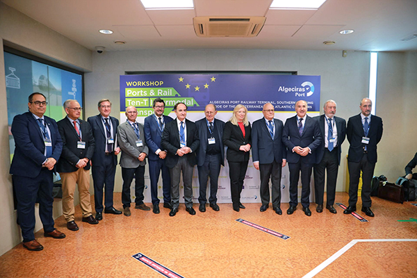 Foto de familia del encuentro celebrado ayer en Algeciras.