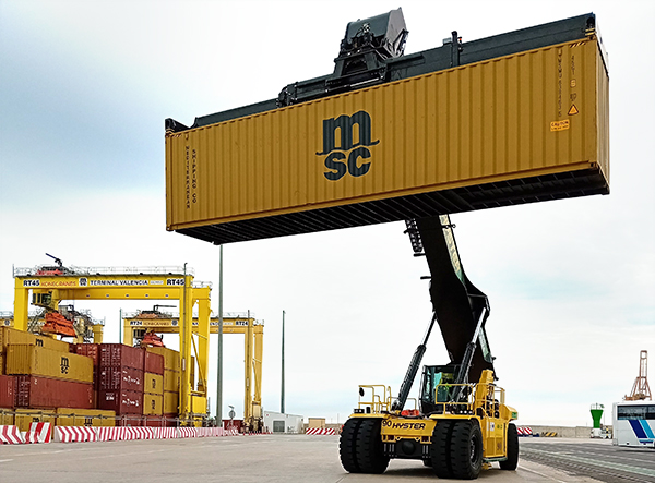 Apilador de hidrógeno operando en la terminal de MSC.