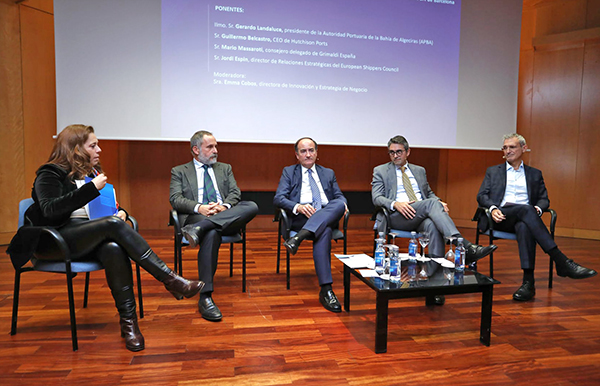 Emma Cobos (Puerto de Barcelona), Gerardo Landaluce (Puerto de Algeciras), Mario Massarotti (Grimaldi), Guillermo Belcastro (Hutchison) y Jordi Espín (European S. Council).