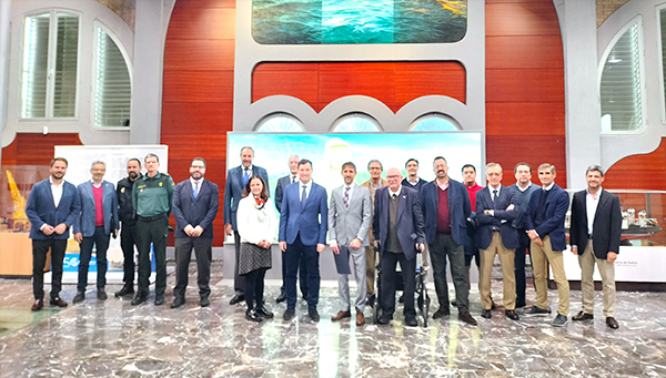 Foto de familia del Consejo de Navegación y Puerto celebrada ayer en Huelva.