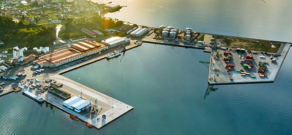 Vista aérea del puerto de Vilagarcia, en donde Gunvor contempla instalar una terminal de betunes.