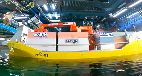 Prototipo de buque feeder en el canal de ensayos hidrodinámicos de Marin.