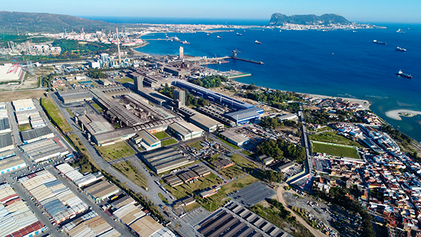 Imagen aérea de las instalaciones de Acerinox en Algeciras.