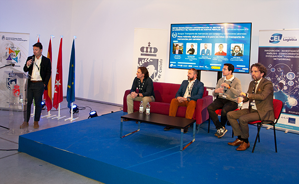 Javier Miranda (Transporte XXI), Max Martín Vallvé (CargoON), Alfonso Martín (Fieldeas), Borja Menéndez (Trucksters) y Cedric Vigneau (Cepsa), en una de las mesas redondas del evento. 