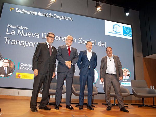 Carmelo González, presidente del Comité Nacional; Fernando Carreras, consejero delegado de Carreras Grupo Logístico; Carlos Castán, presidente de ACE; y Alfonso Alday, director de Transporte XXI. 