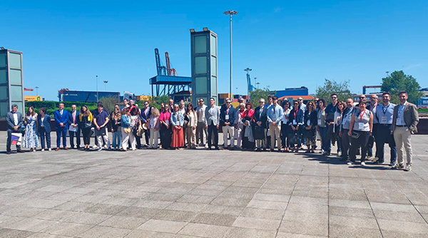 Imagen de la delegación de ALIA en el Puerto de Bilbao.