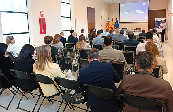 Asistentes a la jornada del CEL en Valencia.