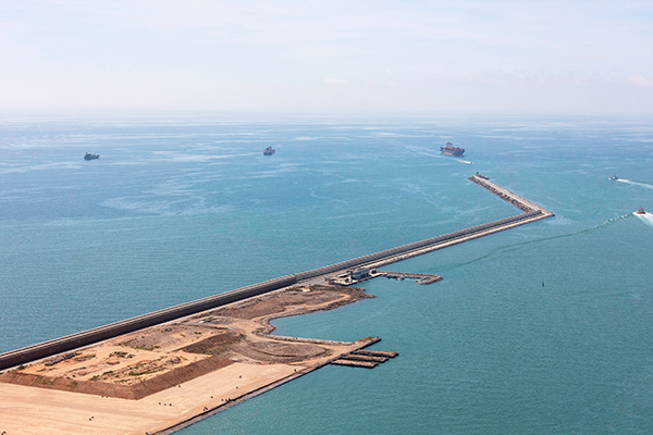 La obra culminará la ampliación del muelle Adosado.