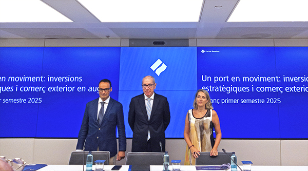 Àlex Garcia, director general, José Alberto Carbonell, Núria Burguera, directora de Comunicación.