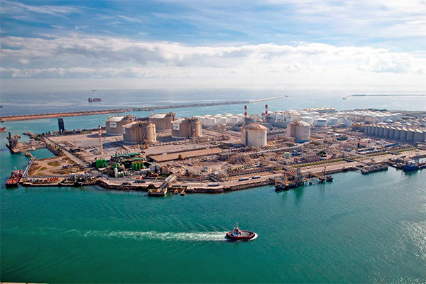 Vista general del muelle de la Energía del puerto de Barcelona.