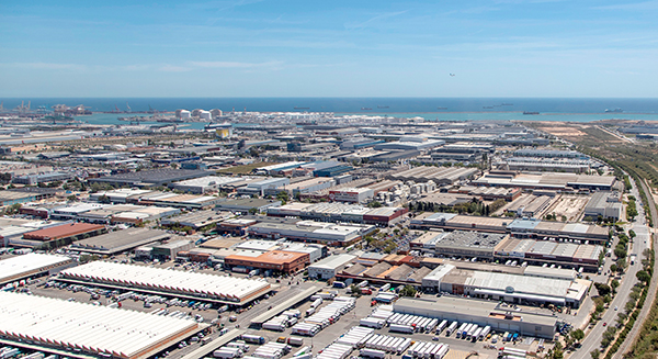 Vista aérea de la ZAL del puerto de Barcelona.